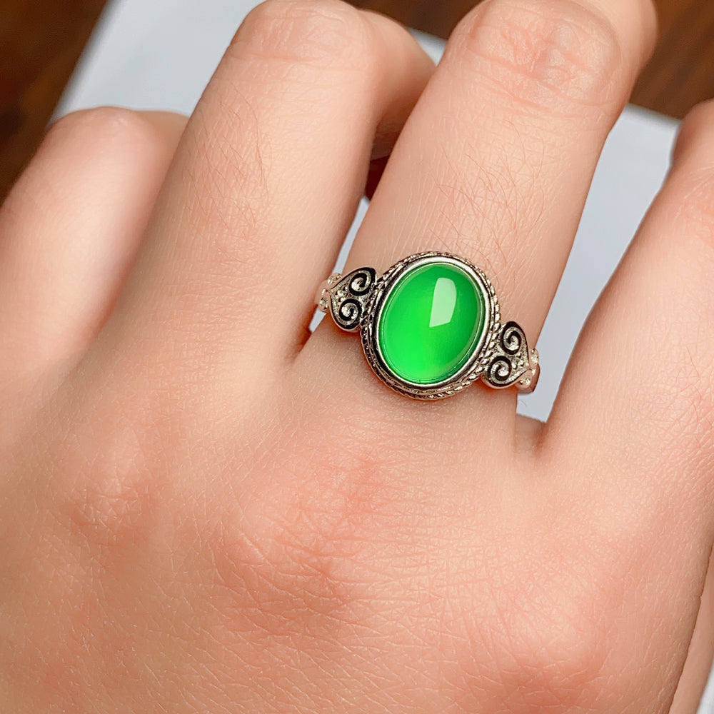 Elegant Natural Green Chalcedony Ring in 925 Sterling Silver – Luxury Adjustable Gemstone Ring, Perfect Holiday Gift for Valentine’s, Mother’s Day & Christmas