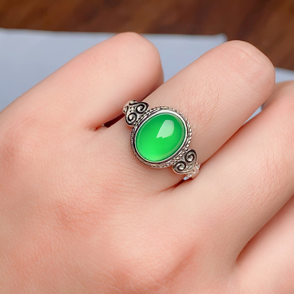 Elegant Natural Green Chalcedony Ring in 925 Sterling Silver – Luxury Adjustable Gemstone Ring, Perfect Holiday Gift for Valentine’s, Mother’s Day & Christmas