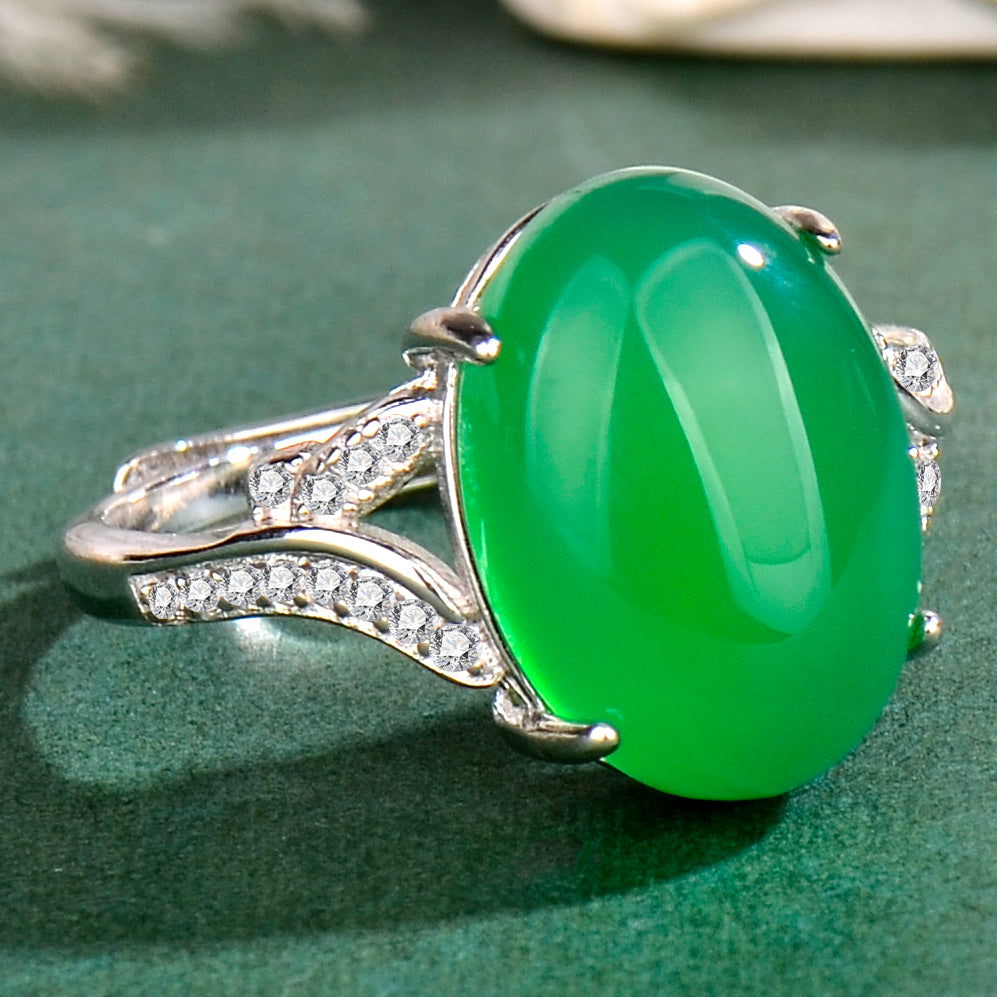 Elegant Natural Green Chalcedony Ring in 925 Sterling Silver – Luxurious Adjustable Gemstone Ring, Ideal Gift for Valentine’s, Mother’s Day & Christmas