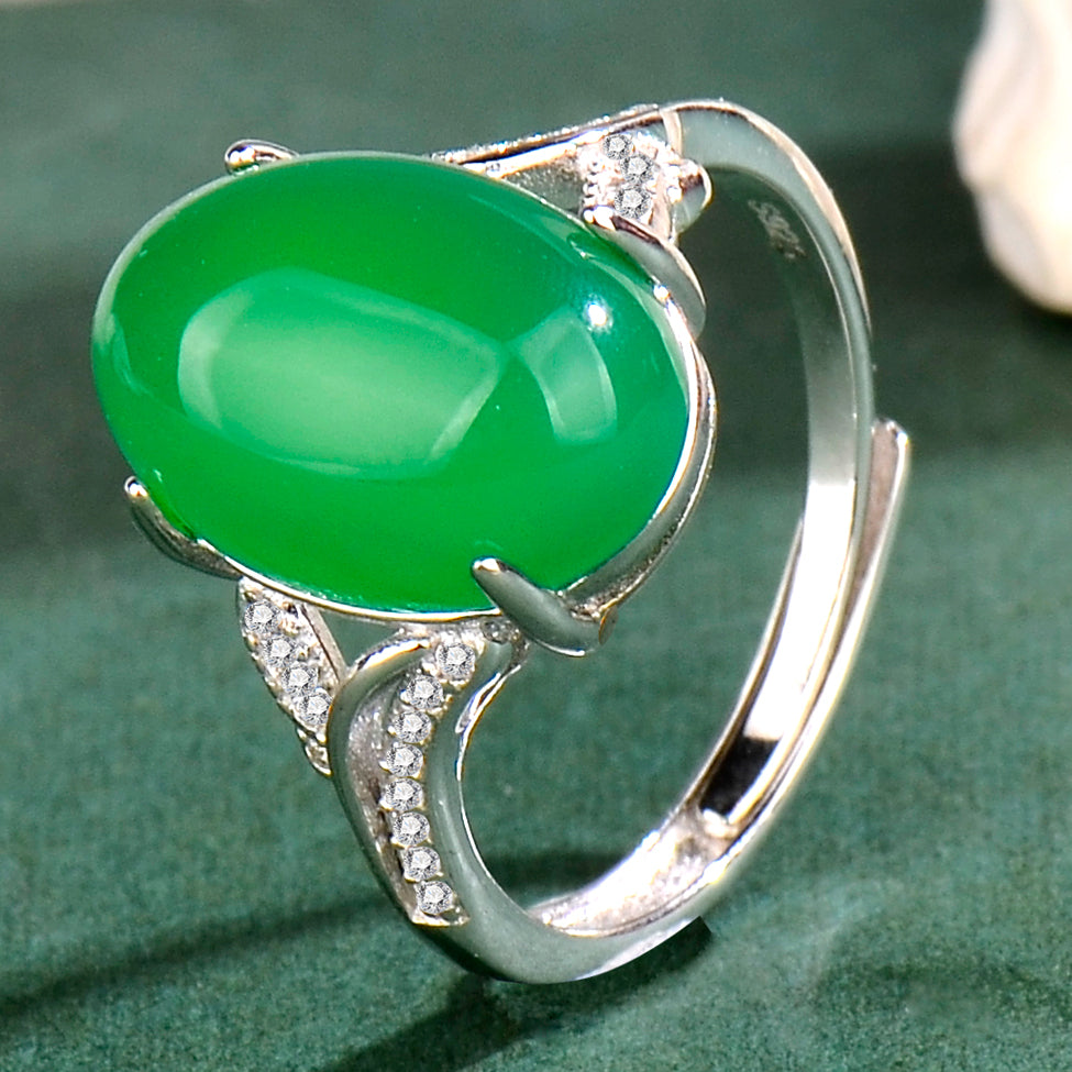 Elegant Natural Green Chalcedony Ring in 925 Sterling Silver – Luxurious Adjustable Gemstone Ring, Ideal Gift for Valentine’s, Mother’s Day & Christmas