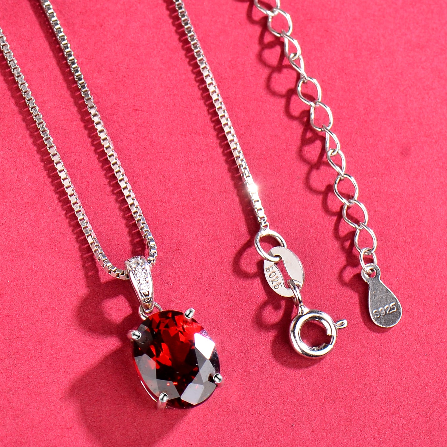 925 Sterling Silver Natural Garnet Oval Pendant Necklace for Women – Elegant Red Gemstone Jewelry Gift for Her, Birthday, Valentine’s Day, Christmas & Mother’s Day