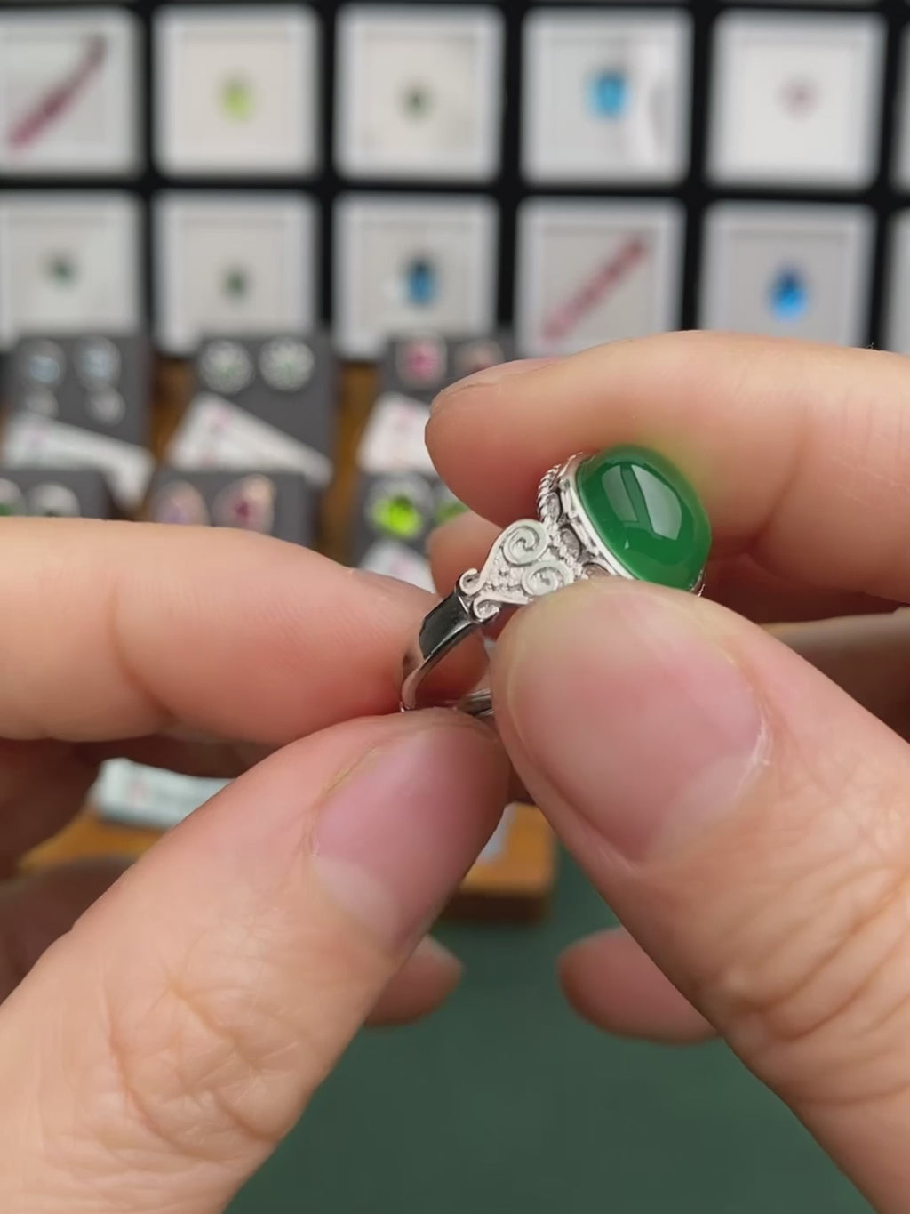Elegant Natural Green Chalcedony Ring in 925 Sterling Silver – Luxury Adjustable Gemstone Ring, Perfect Holiday Gift for Valentine’s, Mother’s Day & Christmas