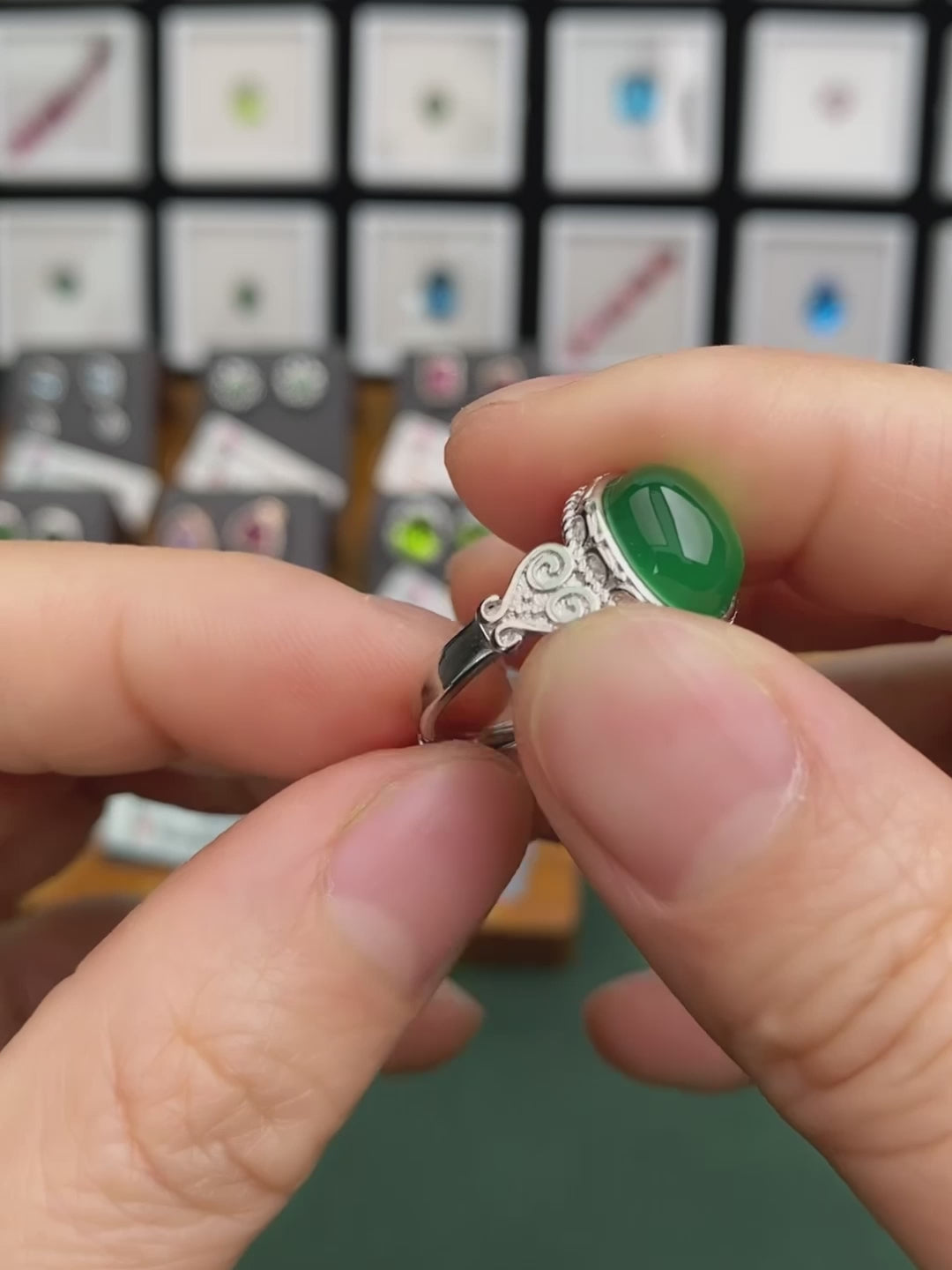 Elegant Natural Green Chalcedony Ring in 925 Sterling Silver – Luxury Adjustable Gemstone Ring, Perfect Holiday Gift for Valentine’s, Mother’s Day & Christmas